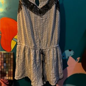 American eagle Romper. Black and White